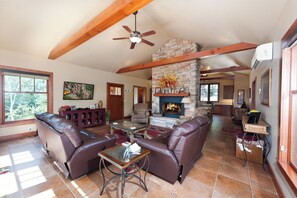 TV - Luxury Home on 3 acres w/ Awesome Views - 10 Miles North of Downtown Dgo - AC (Durango)