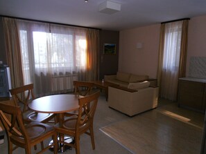 Huoneisto, 2 makuuhuonetta | Ruokailu omassa huoneessa