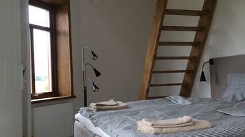 Flyingehus Tornrum | Blackout drapes, iron/ironing board, free WiFi, bed sheets