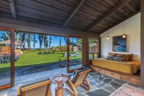 Luxurious Beachfront Retreat