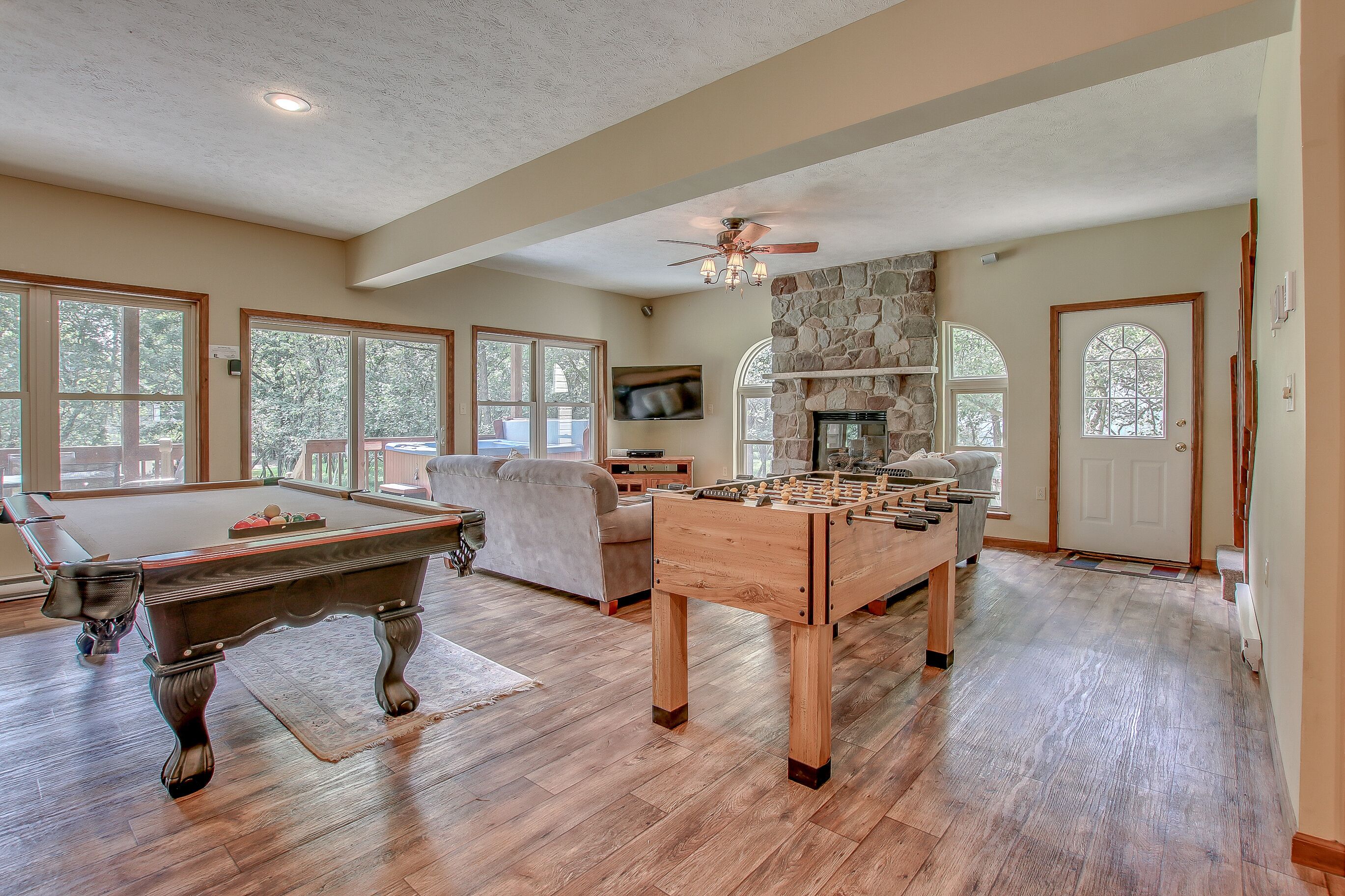 "Horizon" Near Beach/ Lake/ Community Pool, Tennis, Basketball, Playground, Volleyball,  Pool Table