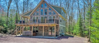 "Cascade" Beach Access, EV Charger, Fire Pit, Grill, Outdoor Gas Fireplace, Hot Tub, Pool Table