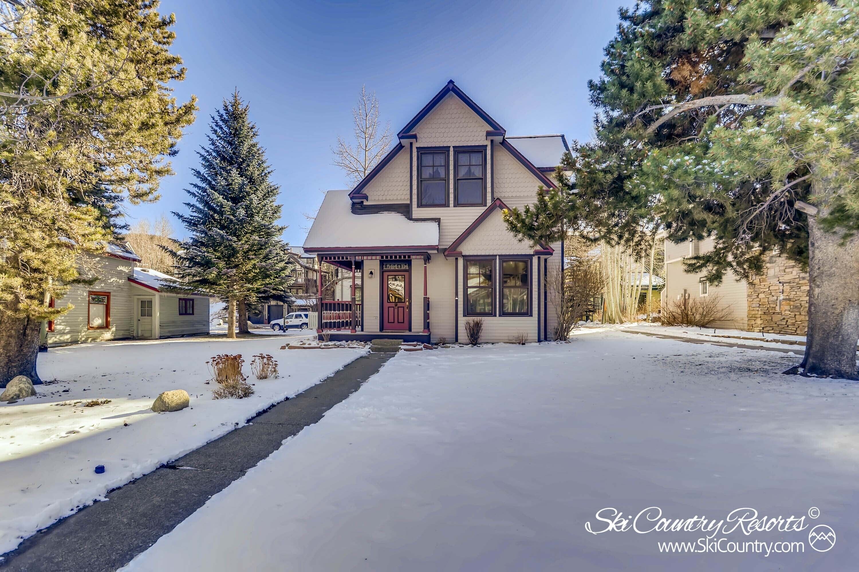 True Breck Gem. Main St Location - STEPS from Gondola, Walk EVERYWHERE B304D