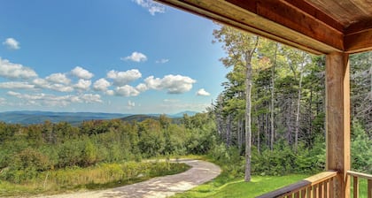 Cozy cabin near skiing with free WiFi, game room, and deck