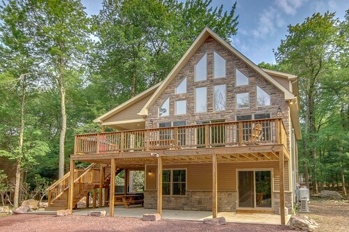 Eagles Nest by PMR, 6BR Mountain View, 9 Smart TVs, EV Charger, Skiing