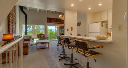 Sierra Bella: 3 BR, 2 BA Townhouse in Carnelian Bay, Sleeps 8