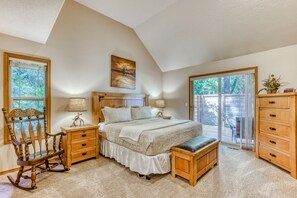 5 bedrooms, iron/ironing board, WiFi, bed sheets