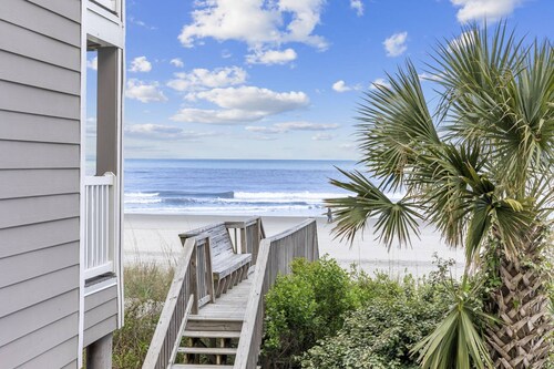 Amazing Oceanfront 4 BR Unit -Short Drive to Dining/Shops - CCII202