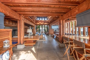 Dining - Classic Oceanfront Stinson - The Whale House (Stinson Beach)