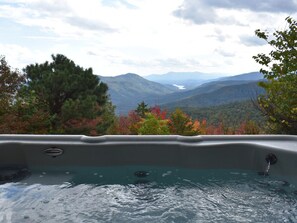 Outdoor spa tub - Black Bear Summit | Mountain Views & Hot Tub - 3 BR (Old Fort)