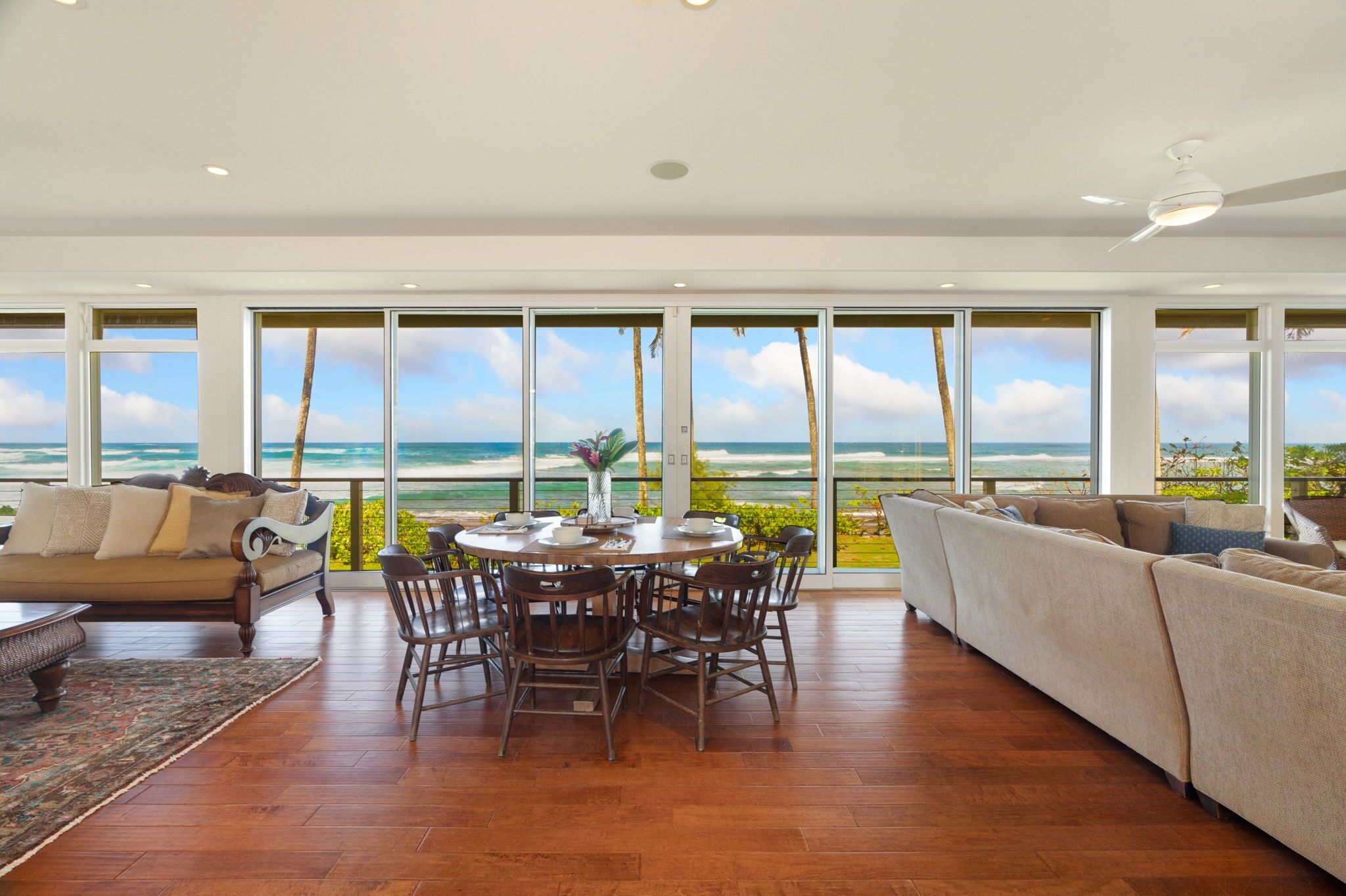 Beachfront Luxury Dream House with A\/C & Gym! - Photo 21