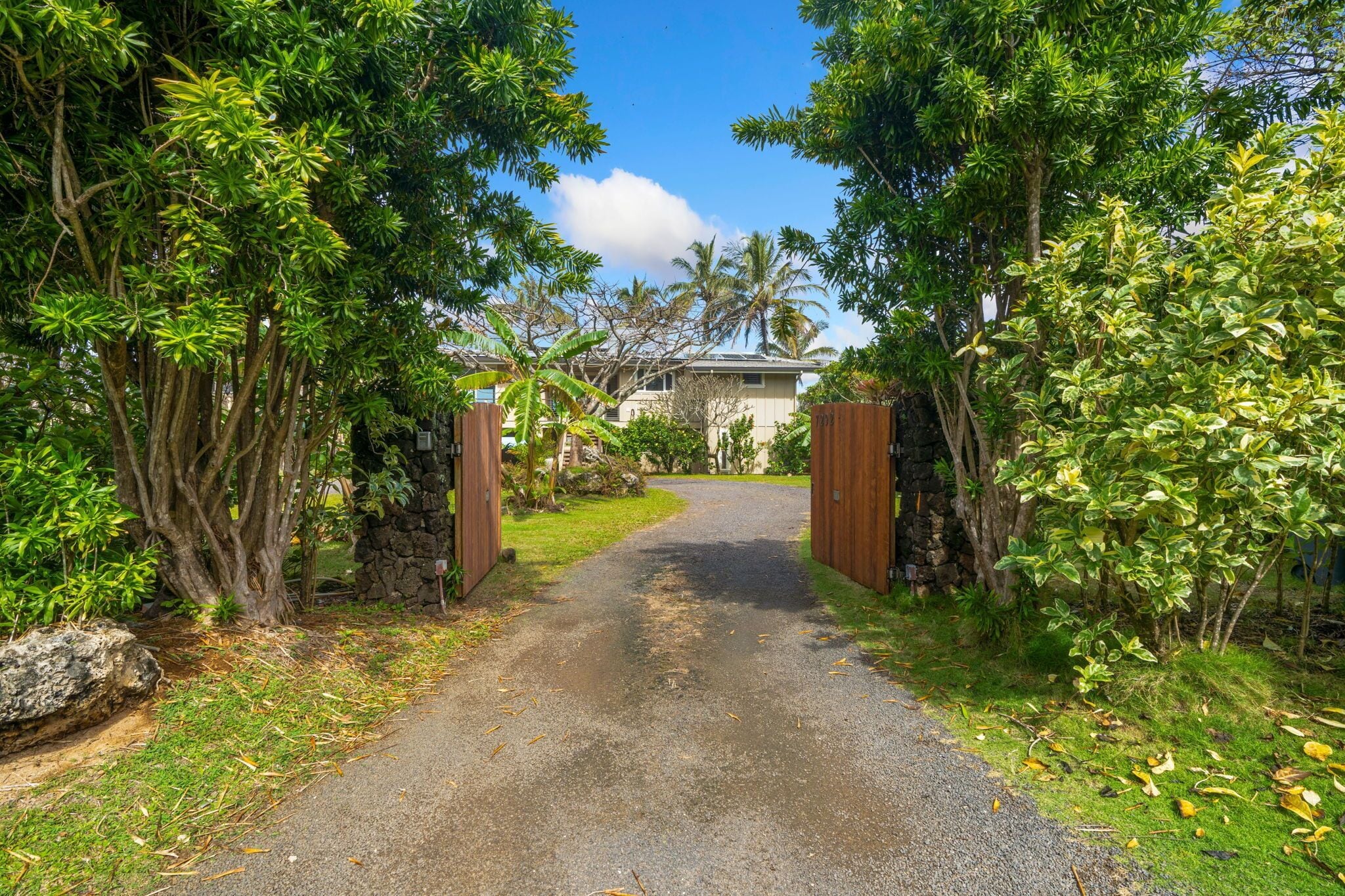 Beachfront Luxury Dream House with A\/C & Gym! - Photo 12