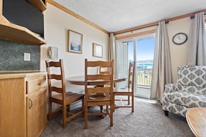 Smart TV, fireplace, video games, ping pong