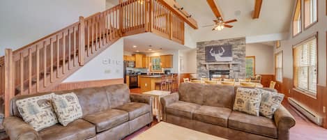 Smart TV, fireplace, stereo