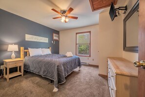 7 bedrooms, iron/ironing board, free WiFi, bed sheets