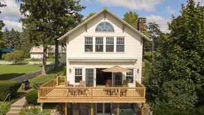 Outdoor dining - At The Lake - 4 Bedroom, 3.5 Bath Contemporary (Penn Yan)