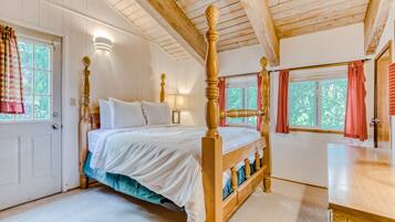 3 habitaciones, tabla de planchar con plancha, internet y ropa de cama