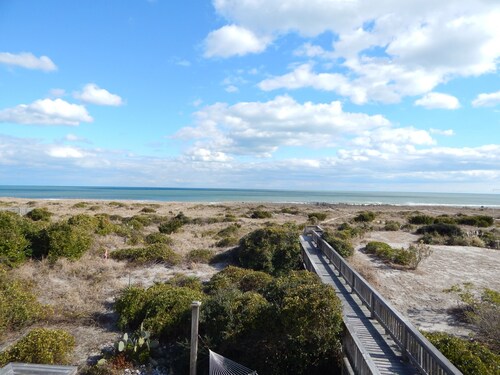 5 bedroom, Classic, Ocean Front Beach House