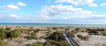 5 bedroom, Classic, Ocean Front Beach House