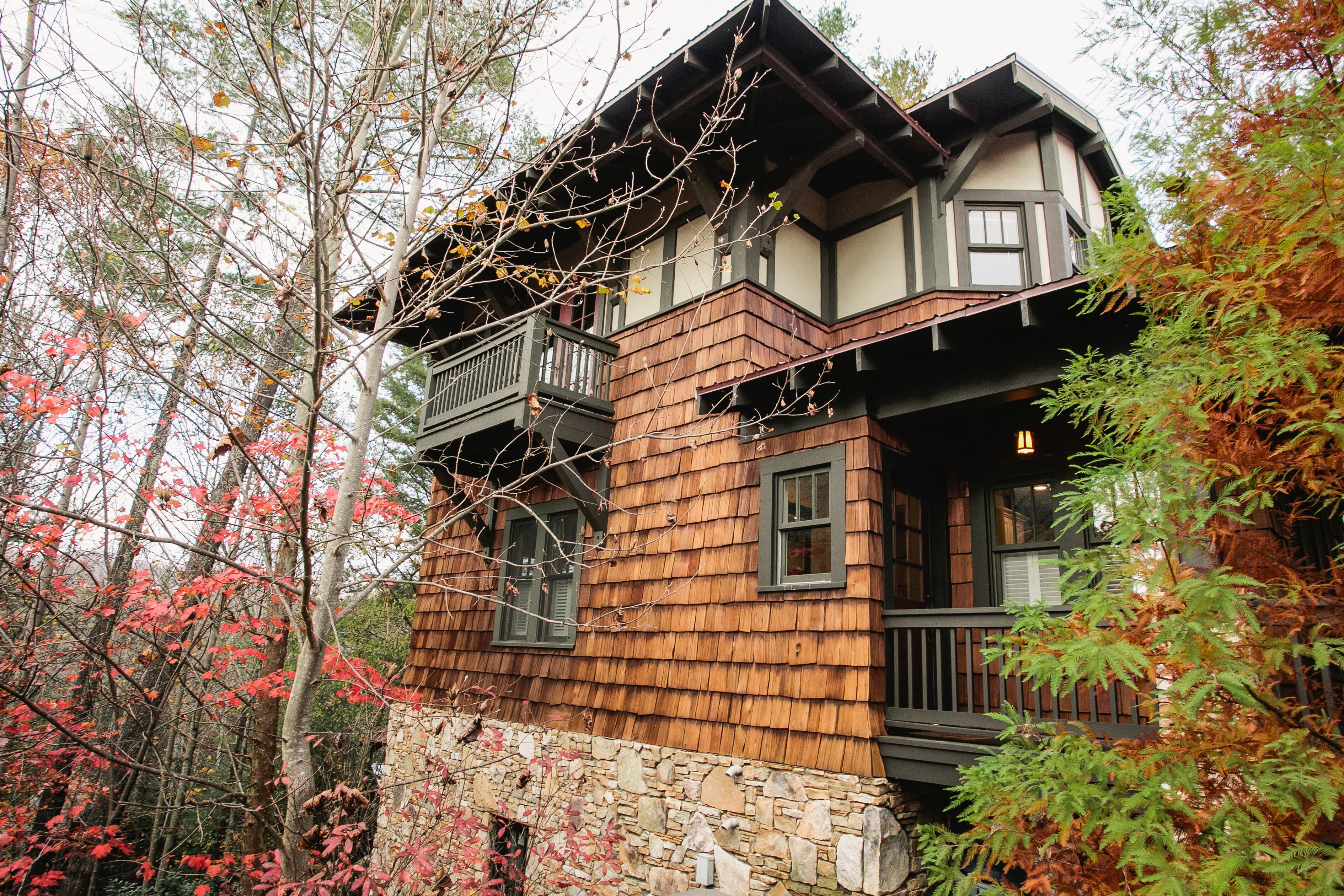 Tranquility Treehouse  | Luxe Home in Cheshire Village 5 Min. from Black Mtn!