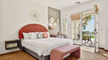 Desk, iron/ironing board, WiFi, bed sheets