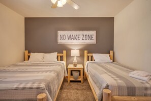 6 habitaciones, tabla de planchar con plancha y wifi gratis 