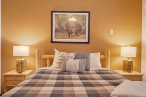 6 bedrooms, iron/ironing board, free WiFi, bed sheets