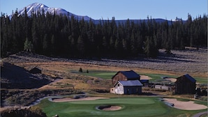 Golf - On Lake! Deck, Views, Elevator, Hot Tub! Walk to Amphitheater, Marina, Dining (Dillon)