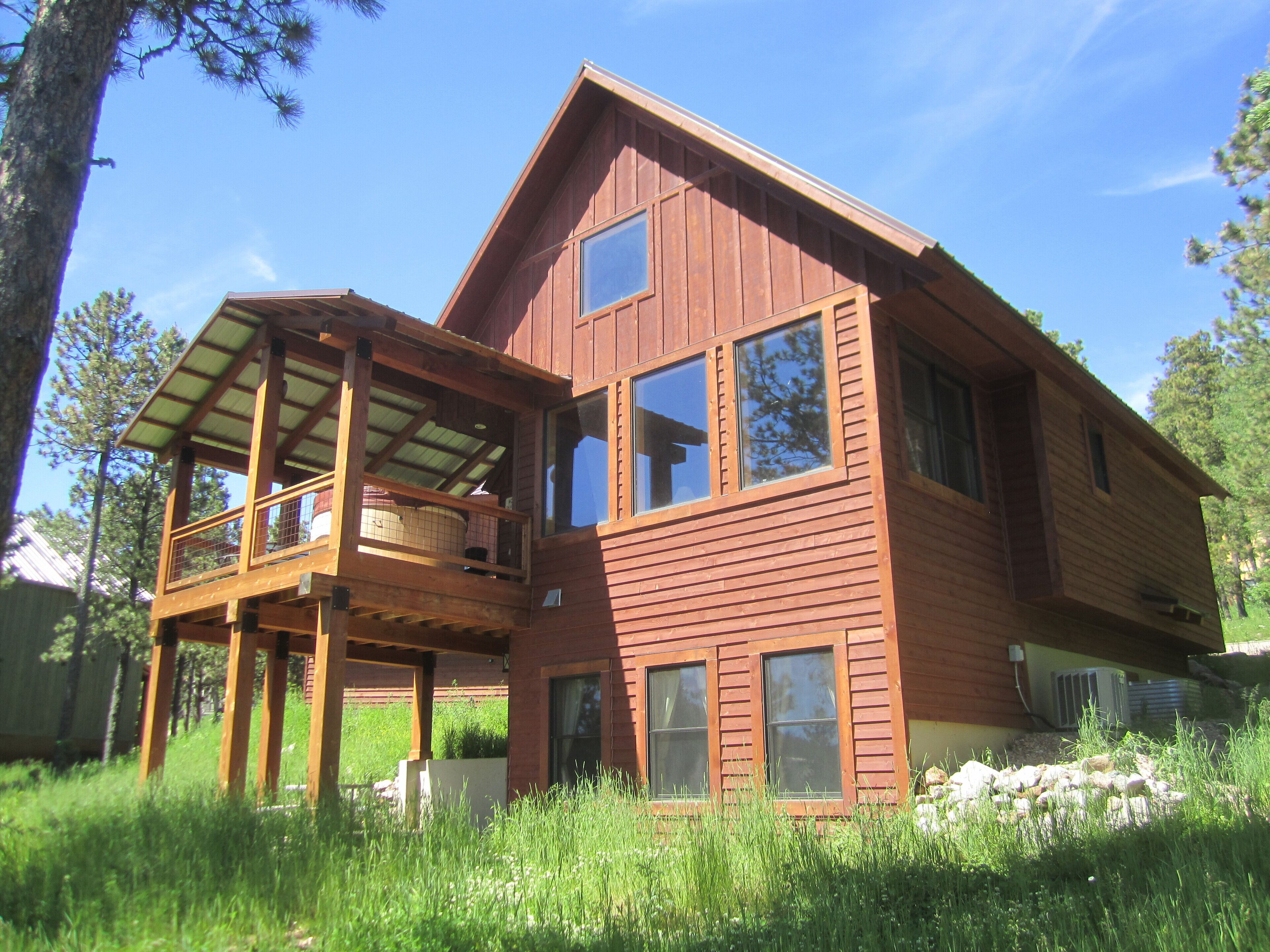 Modern Cabin with Hot Tub & Access To Swimming Pool, Paved Roads