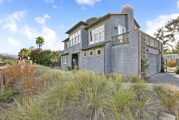 Exterior - Immaculate Beach House with Great Views Of Mt Tam (Stinson Beach)