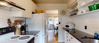 Encantadora casa de campo un paseo fácil de la aldea / Strawberry Hill Park! Perros bien!