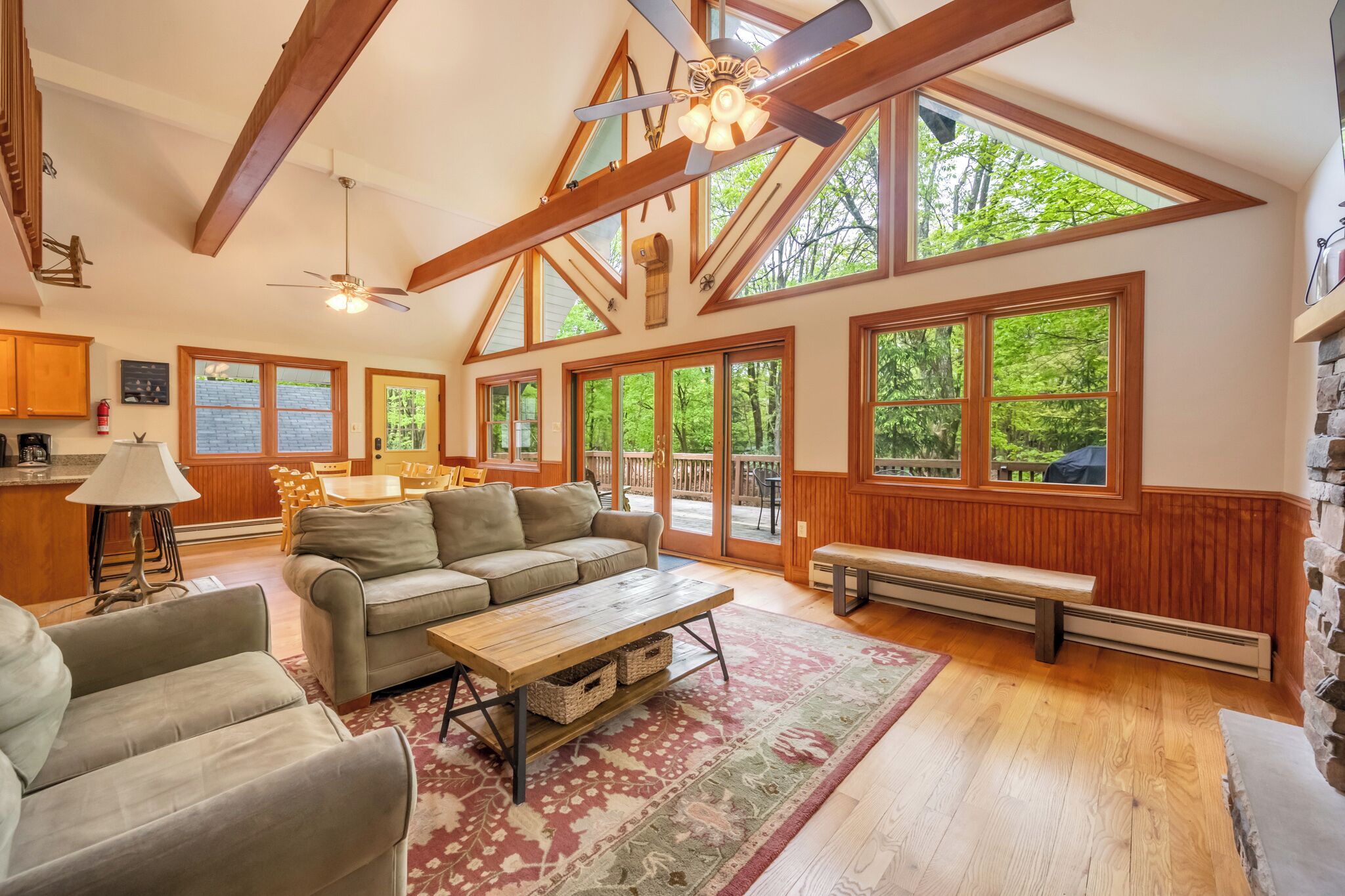 Smart-tv, eldstad och tv-spel