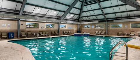 Alberca techada y alberca climatizada