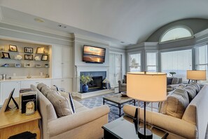 Smart TV, DVD player