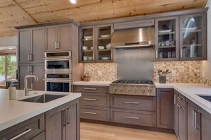 Forno, lavastoviglie, macchina per tè/caffè, pentole/stoviglie/utensili