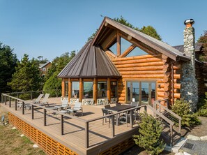 Outdoor dining - San Juan Island, West Side Estate #123 (Friday Harbor)