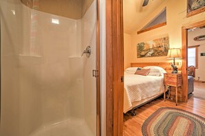 1 dormitorio, tabla de planchar con plancha, cuna de viaje y Internet