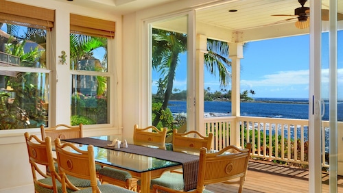 Hale Mahana Kai By Parrish Kauai: spacious oceanfront living w/ AC in bedrooms!