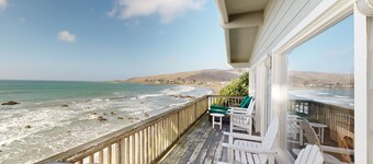 Bright Oceanfront Home with WiFi, Furnished Balcony & Spectacular Views