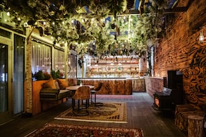 2 restaurants; breakfast, lunch, dinner, and brunch served - Yours Truly DC, Vignette Collection by IHG (Washington)