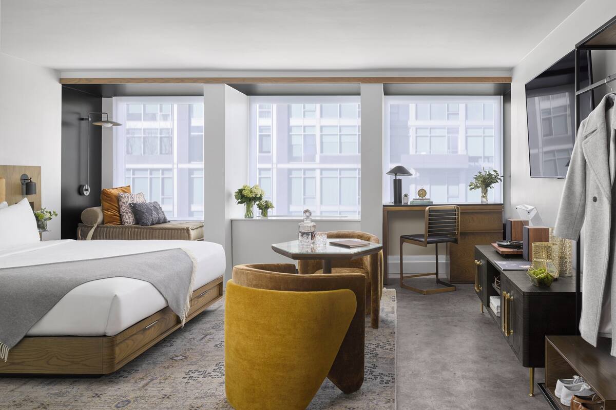 1 bedroom, premium bedding, in-room safe, desk
