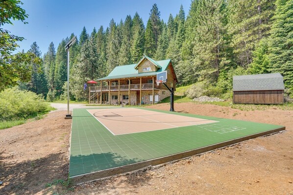 Sportplatz