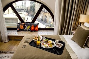 Classic Twin Room | City view