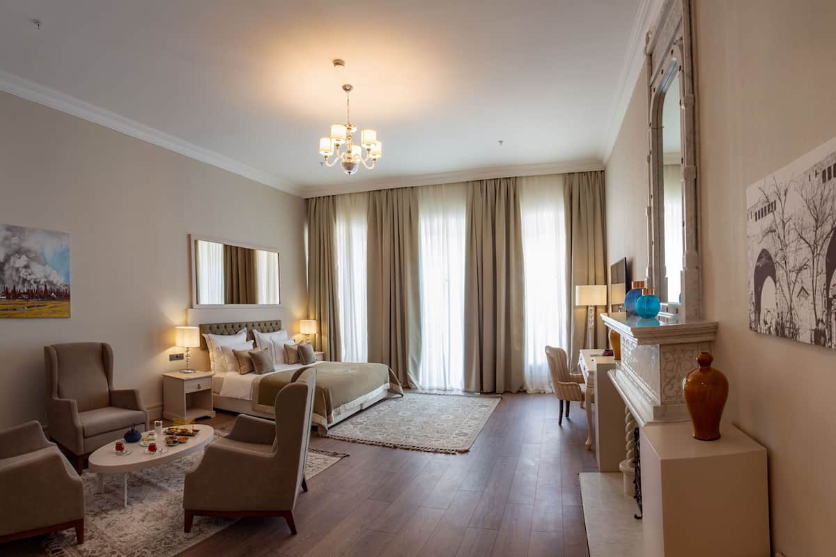 Premium bedding, pillow-top beds, minibar, in-room safe
