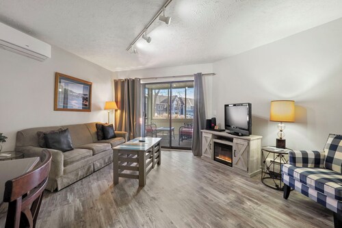 Warum ein Zimmer mieten, wenn Sie in einer Suite in der Innenstadt von Charlevoix übernachten können?