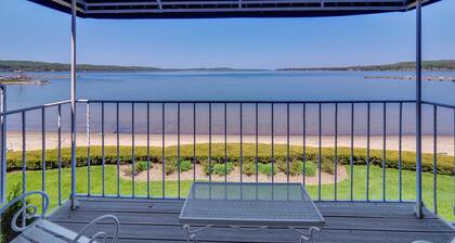 1BR condominio frente al mar en el hermoso lago Charlevoix en Boyne City!