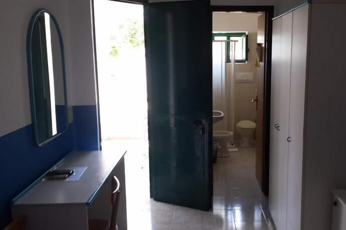 Kamar Twin, 2 Tempat Tidur Twin | Minibar, brankas, meja kerja, dan seprai linen