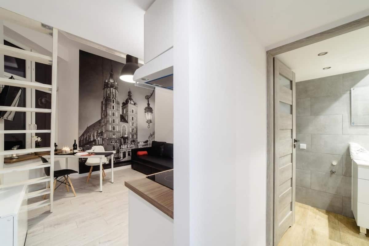 Apartamento (L17) | Escrivaninha, ferros/tábuas de passar roupa, Wi-Fi de cortesia