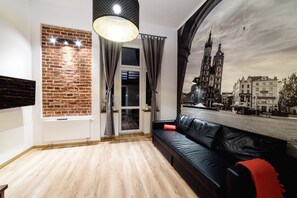 Apartment (L09) | Living area | Flat-screen TV - 2 Nights Apartments (Kraków)