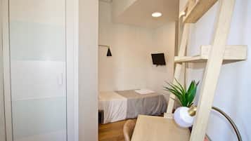 Superior eenpersoonskamer, 1 eenpersoonsbed, toegankelijk voor mindervaliden, balkon | Geluiddichte muren, gratis wifi, beddengoed, rolstoeltoegankelijk